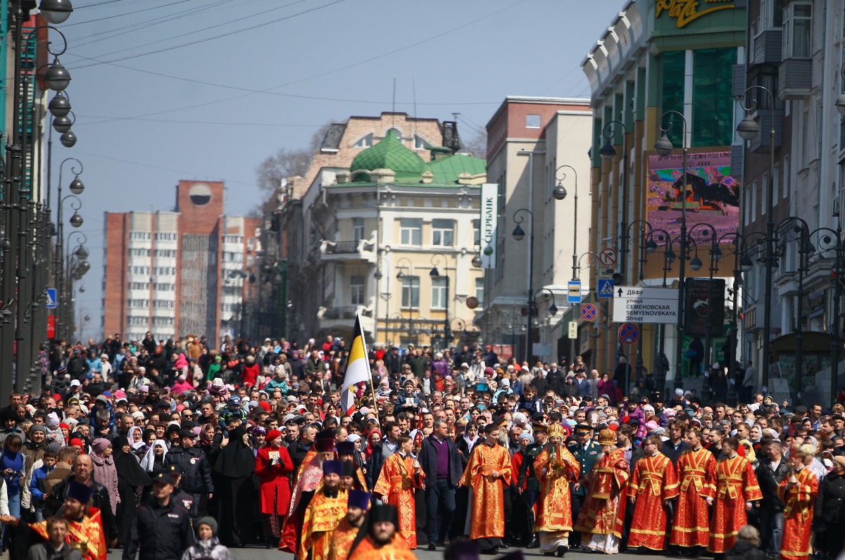 Крестный ход временно ограничит движение в центре Владивостока