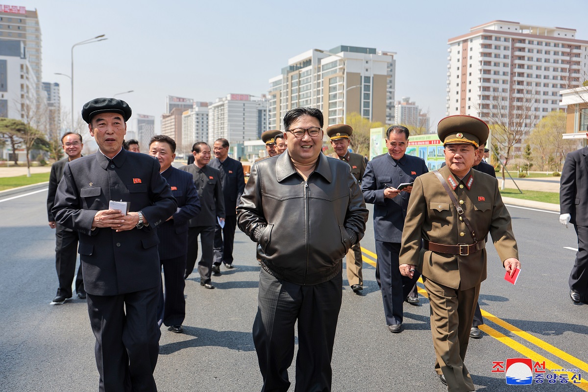 Важно качество: Ким Чен Ын проинспектировал строительство жилых домов на 10.000 квартир