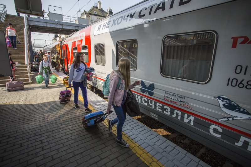 «Не жди меня, мама…»: дебошира сняли с поезда в Приморье