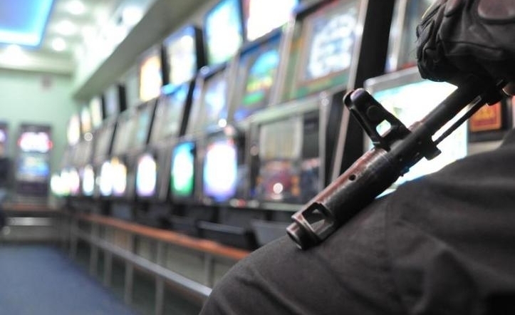 Во Владивостоке «накрыли» проводившее азартные игры интернет-кафе