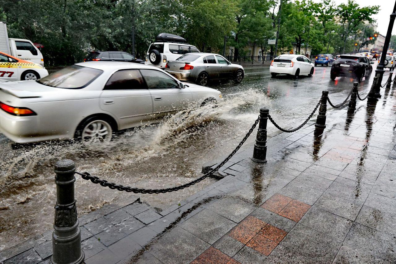 Сильные дожди сохранятся во Владивостоке и 28 августа