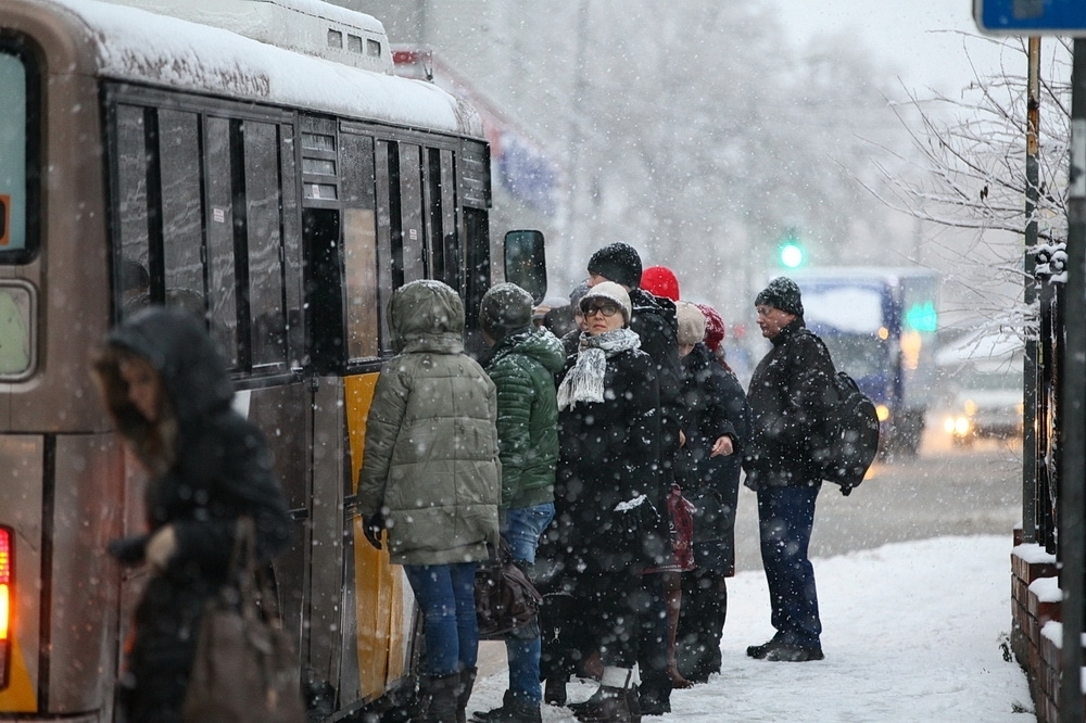 Температура воздуха утром 27 декабря во Владивостоке -17…-19°C, днем -11…-13°C, без осадков; в Приморье местами снег, -7…-23°C