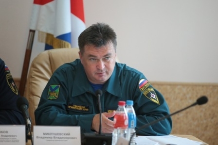 Владимир Миклушевский получил удостоверение губернатора Приморского края 